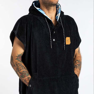 Slowtide The Digs Pancho in Black L/XL - Rider Shack